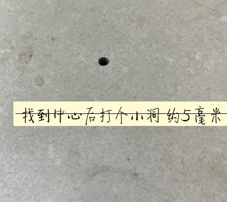 大连市瓷砖空鼓维修公司专业解答在瓷砖铺贴过程中，如果砂料搅拌不均匀，将会带来以下问题